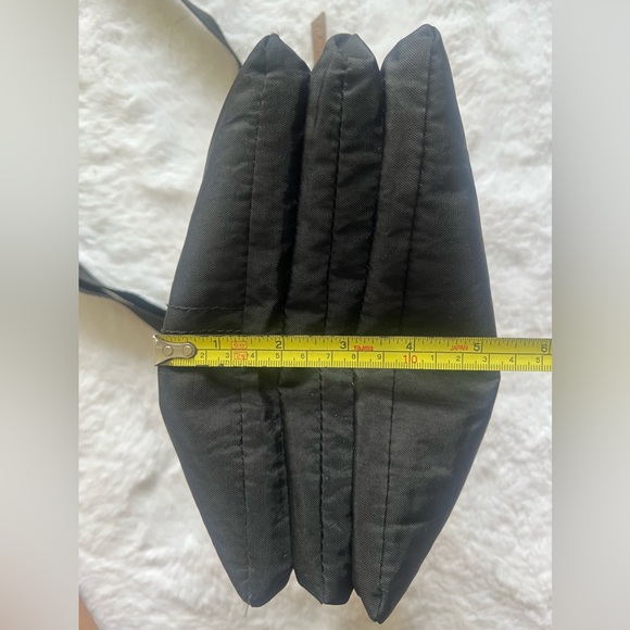 Roots Crossbody Black Nylon with lots of compartments - Picture 7 of 8